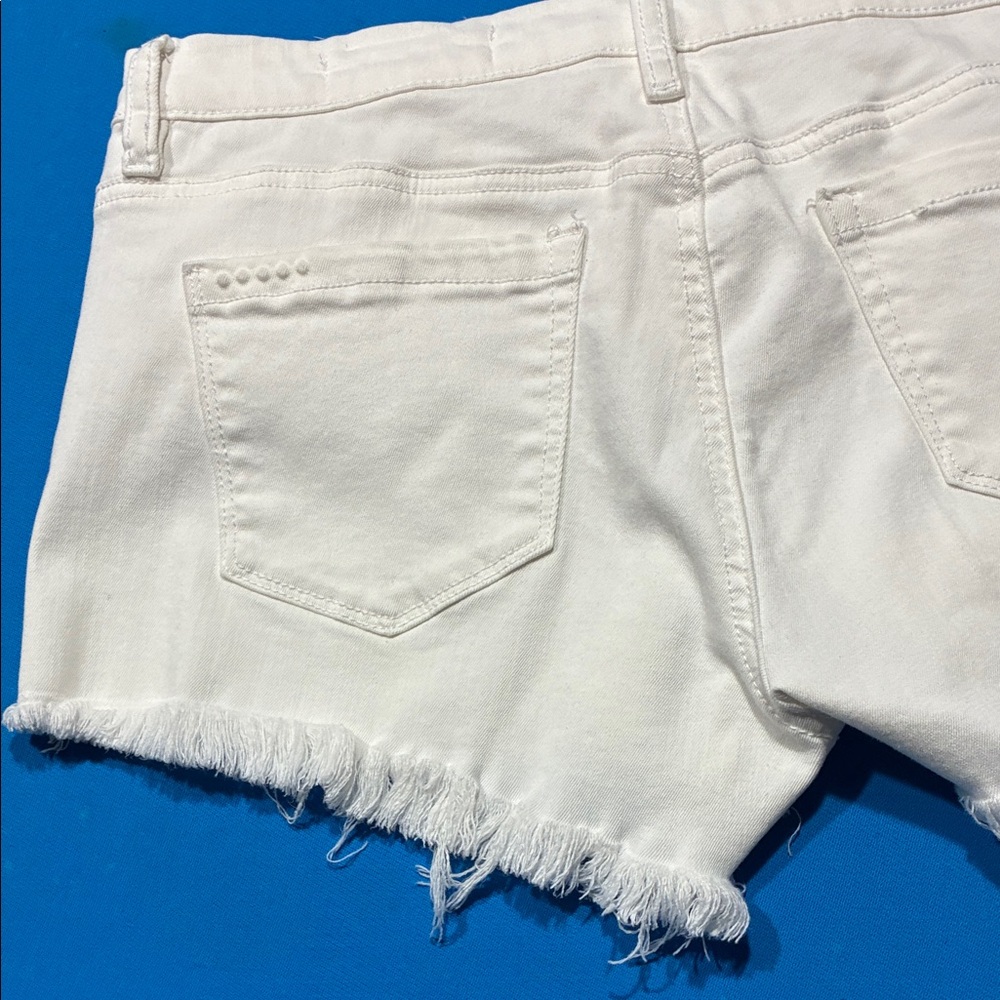 Blank NYC White Frayed Hem Denim Shorts - Picture 9 of 14